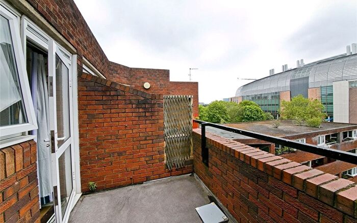 4 Bedroom Flat To Rent In Purchese Street, London, NW1