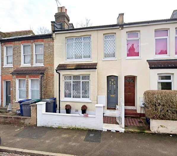 2 Bedroom House For Sale In Brackenbury Road, East Finchley, N2