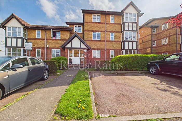 1 Bedroom Apartment To Rent In St. Edmunds Road, Dartford, Kent, DA1