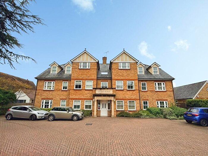 2 Bedroom Apartment For Sale In Cedar Hurst, Chelmsford, CM1