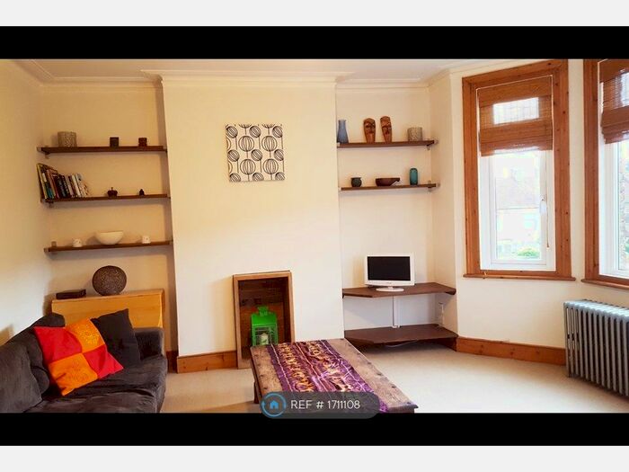 1 Bedroom Flat To Rent In Castle Road, London, N12