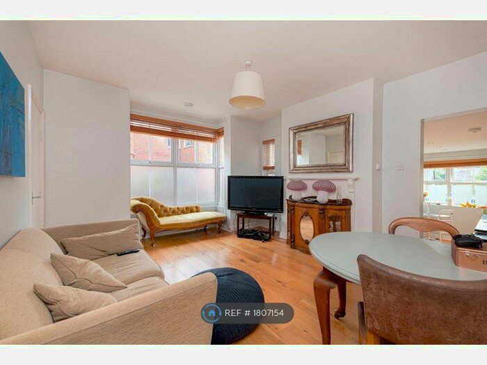 4 Bedroom Semi-Detached House To Rent In Queens Road, High Wycombe, HP13