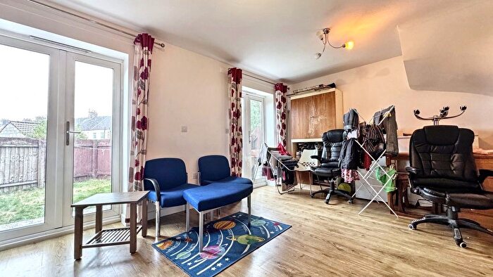 4 Bedroom Semi-detached House To Rent In Portview Road, Bristol, BS11