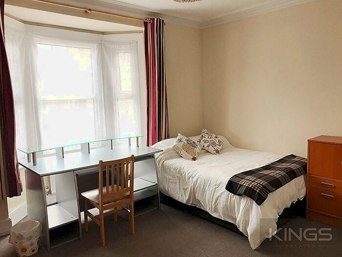 3 Bedroom Terraced House To Rent In Recreation Road, Guildford, GU1