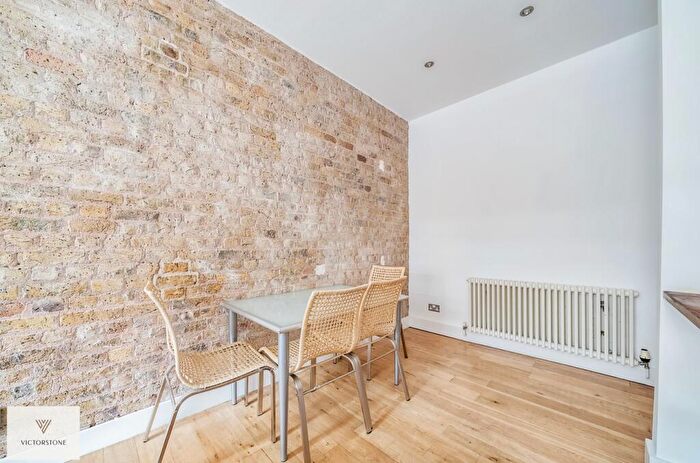 2 Bedroom Apartment To Rent In Saxon House, Thrawl Street, Spitalfields, London, E1