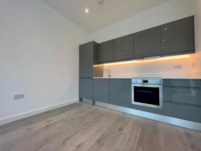 1 Bedroom Flat To Rent In Liongate House, Ladymead, Guildford, GU1