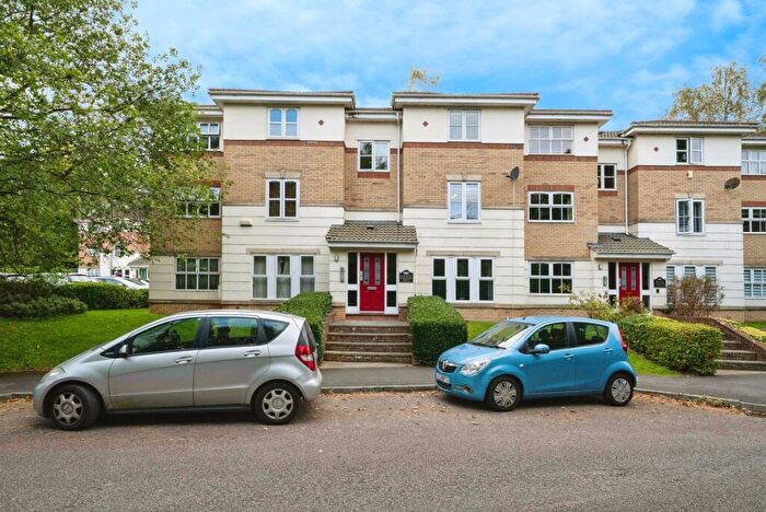 2 Bedroom Flat For Sale In Robertson Drive, St Annes Park, Bristol, BS4