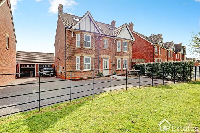 6 Bedroom Detached House For Sale In Gleneagles Close, Great Denham, Bedford, MK40