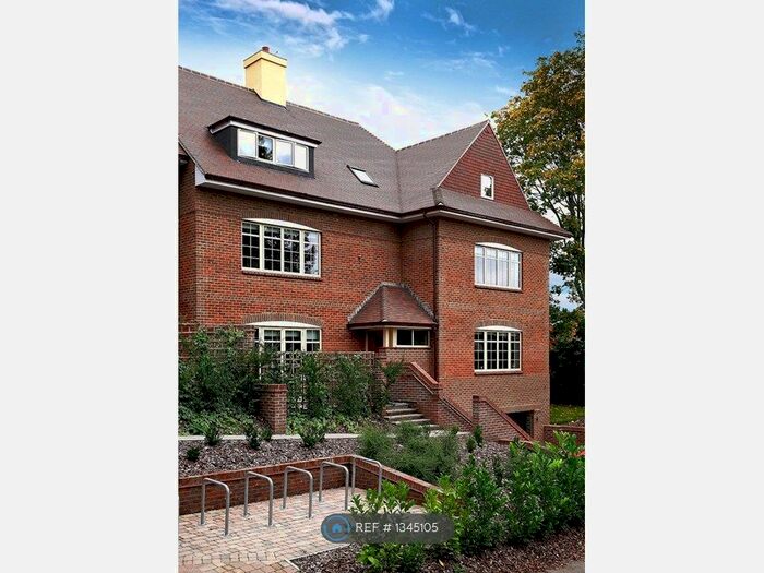 4 Bedroom Flat To Rent In Sarum Road, Winchester, SO22