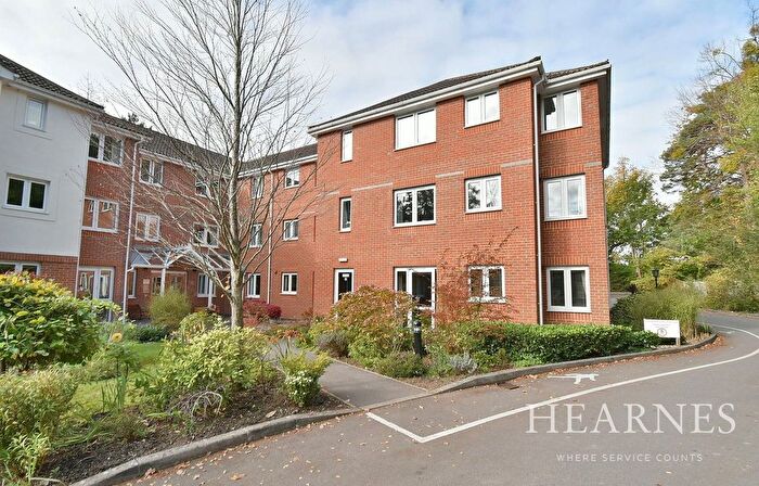 1 Bedroom Property For Sale In Ringwood Road, Ferndown, BH22