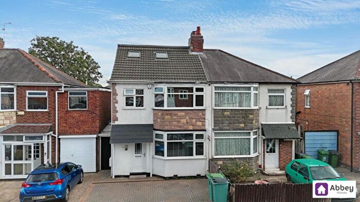 4 Bedroom Semi-Detached House For Sale In Headley Road, Leicester, LE3