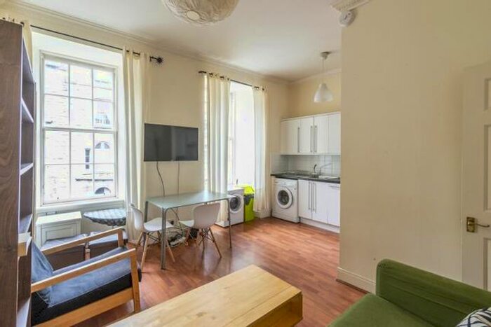 2 Bedroom Flat To Rent In Blair Street, Edinburgh, EH1