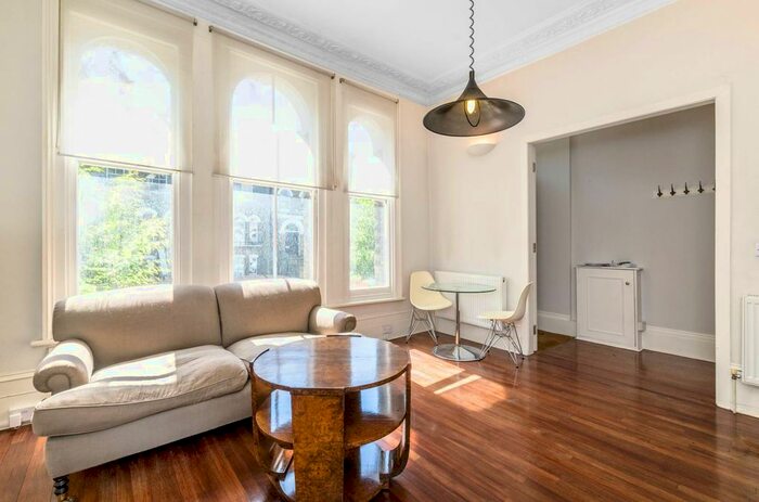 2 Bedroom Flat To Rent In North Villas, Camden, London, NW1