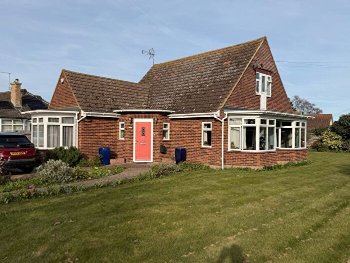 3 Bedroom Bungalow For Sale In Ferry Road, Felixstowe, IP11