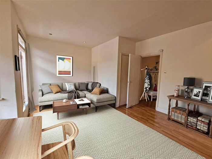 1 Bedroom Flat For Sale In Lithos Road, Belsize Park, NW3