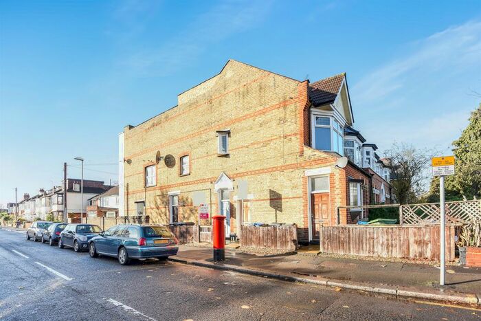 1 Bedroom Flat To Rent In Grayham Road, New Malden, KT3