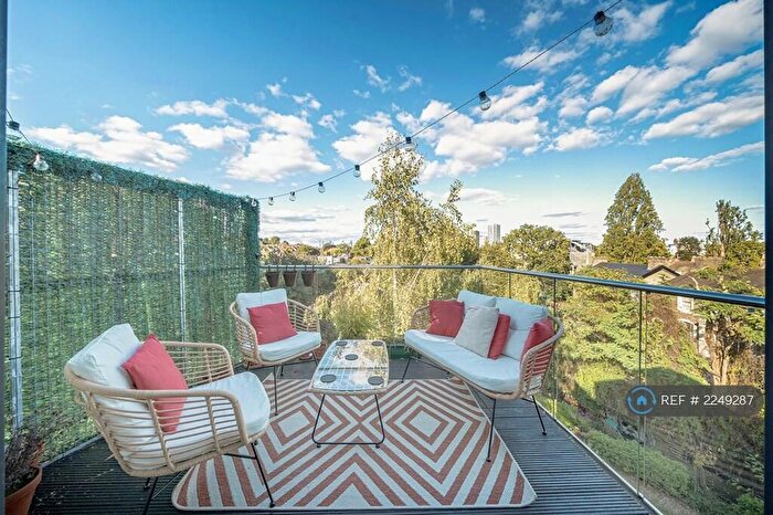 2 Bedroom Flat To Rent In Ladywell Road, London, SE13