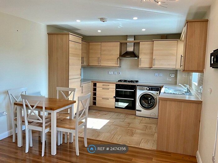 2 Bedroom Flat To Rent In Burford Gardens, Cardiff, CF11