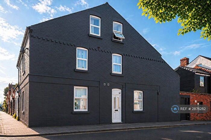 3 Bedroom Flat To Rent In Queens Road, Beeston, Nottingham, NG9