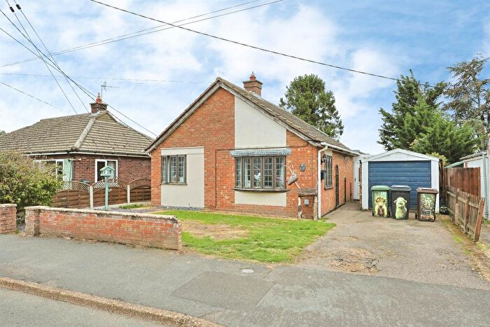 2 Bedroom Detached Bungalow For Sale In Potters Bar, Dereham, NR19