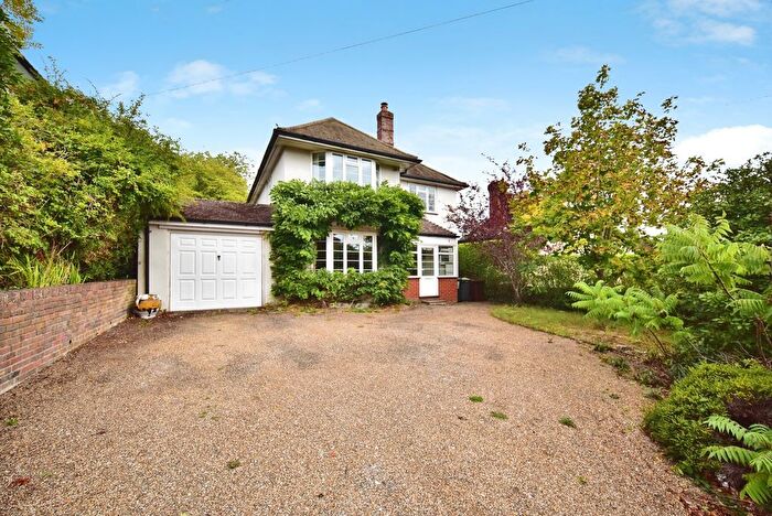 4 Bedroom Detached House For Sale In The Ridgeway, Tonbridge, Kent, TN10