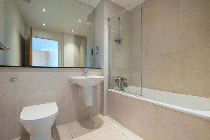1 Bedroom Flat To Rent In Streatham High Road, London, SW16