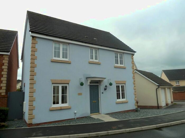 4 Bedroom Detached House To Rent In Meysydd Y Coleg, Carmarthen, SA31