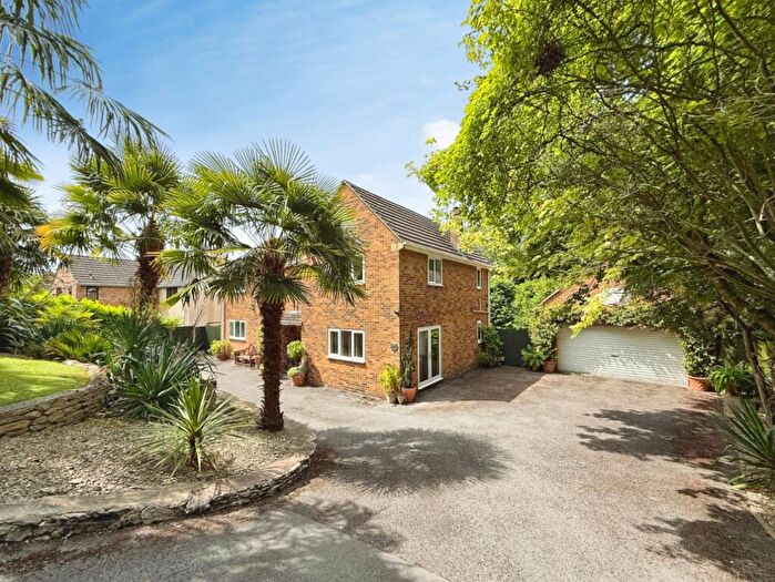 5 Bedroom Detached House For Sale In Mill Farm Drive, Stroud, GL5