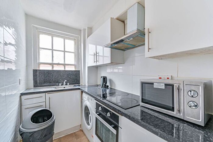 1 Bedroom Flat To Rent In Edgeware Road, Hyde Park Estate, W2