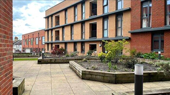 2 Bedroom Apartment For Sale In High Street, Sutton, SM1