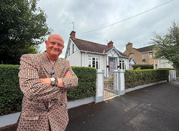 3 Bedroom Detached Chalet Bungalows For Sale In Connaught Park, Craigavon, BT62