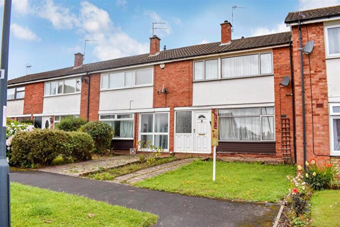 3 Bedroom Terraced House To Rent In Laburnum Grove, Warwick, CV34