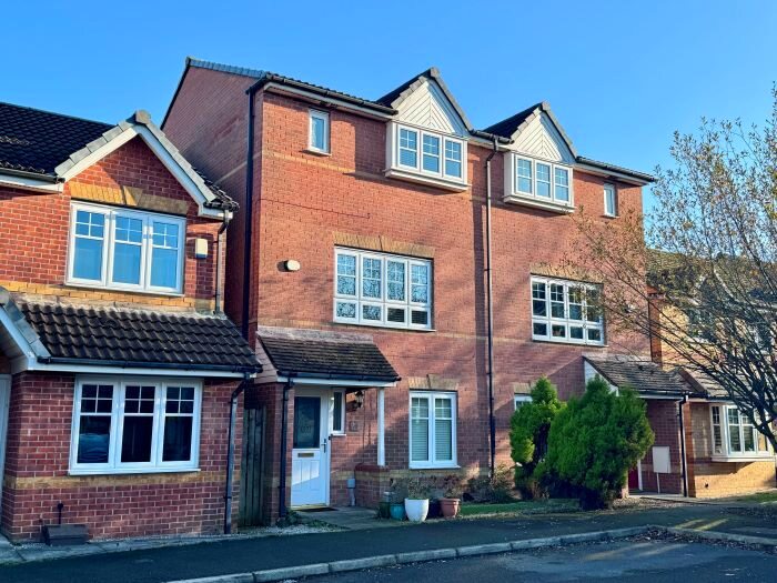 3 Bedroom Semi-Detached House To Rent In Lentworth Drive, Manchester, M28