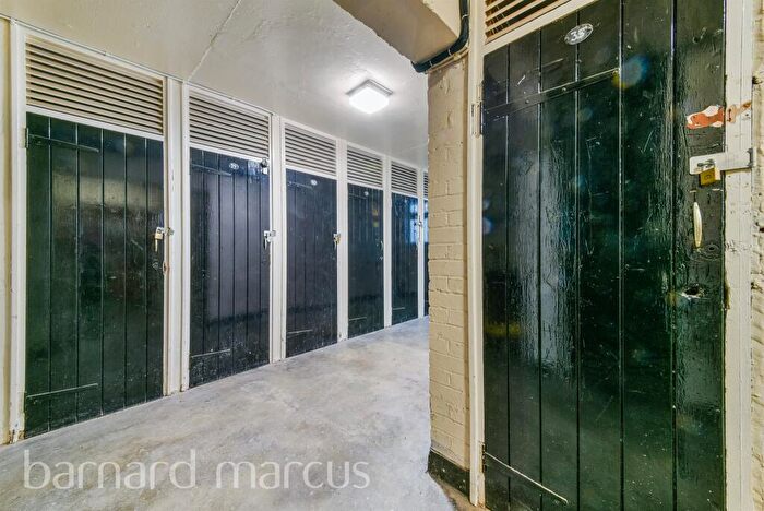 1 Bedroom Flat For Sale In Friern Road, London, SE22