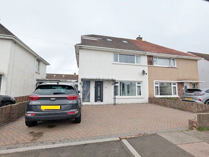 3 Bedroom Semi-detached House For Sale In Woodland Avenue, Porthcawl, CF36