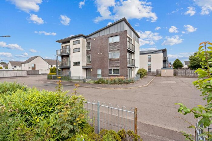 2 Bedroom Flat For Sale In Weir Street, Stirling, FK8