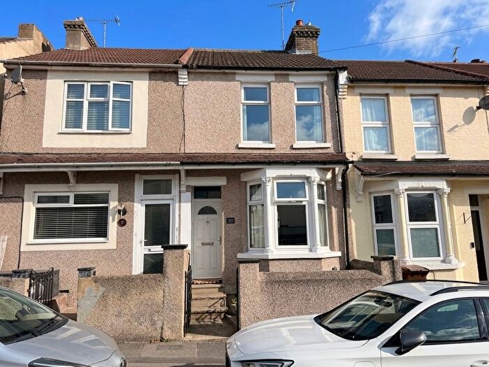3 Bedroom Terraced House For Sale In Louisville Avenue, Gillingham, ME7
