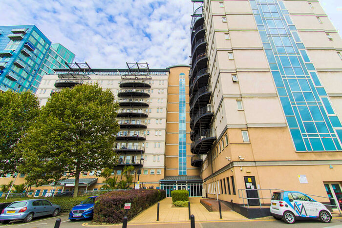 2 Bedroom Apartment To Rent In High Street, London, E15