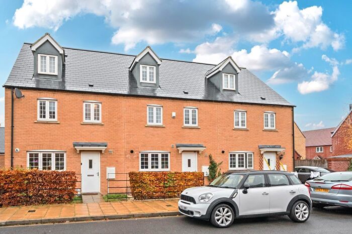 4 Bedroom Terraced House To Rent In Epsom Way, Bicester, OX26