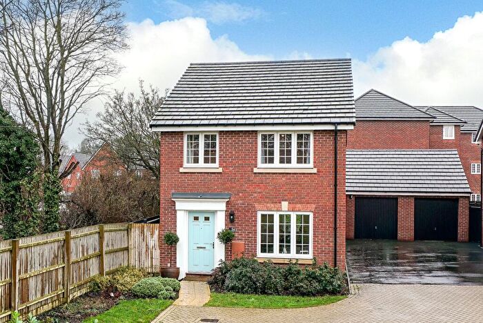 4 Bedroom Detached House For Sale In Bellingham Gardens, Thorn, LU5