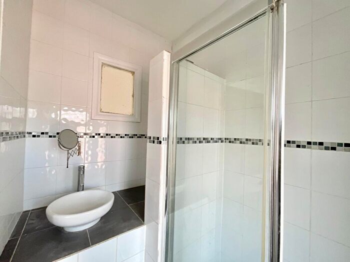 3 Bedroom Terraced House For Sale In Queens Square, Stone, ST15 - Photo 10