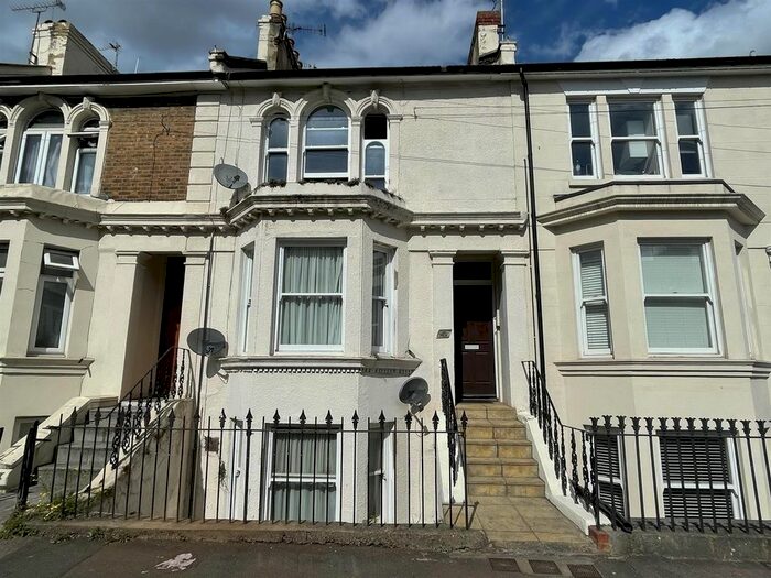 1 Bedroom Flat To Rent In Darnley Street, Gravesend, DA11