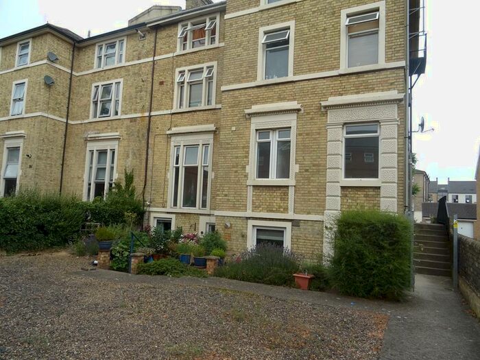 1 Bedroom Apartment To Rent In Flat Ashburnham Road, Bedford, MK40