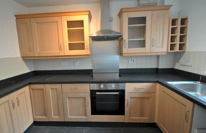 1 Bedroom Flat To Rent In The Clicketts, Tenby, SA70