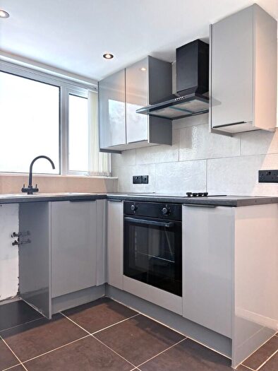 2 Bedroom Flat To Rent In Booker Avenue, Liverpool, Merseyside, L18