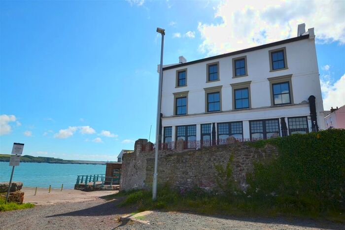 3 Bedroom Flat To Rent In Hakin Point, Hakin, Milford Haven, SA73
