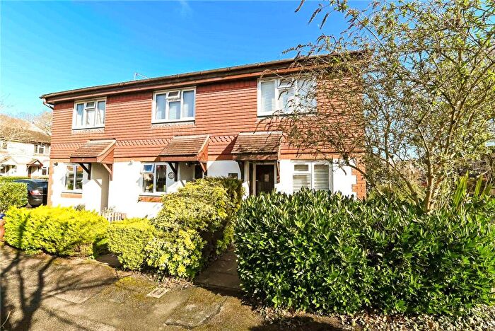 2 Bedroom End Of Terrace House For Sale In The Hyde, New Milton, BH25
