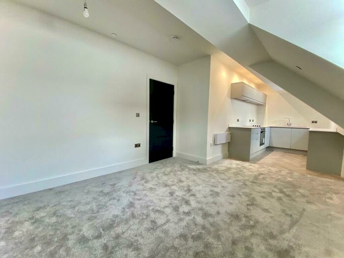 1 Bedroom Apartment To Rent In High Street, Pontypridd, CF37