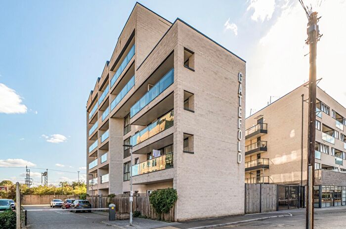 2 Bedroom Flat For Sale In Blyth Road, Hayes, UB3