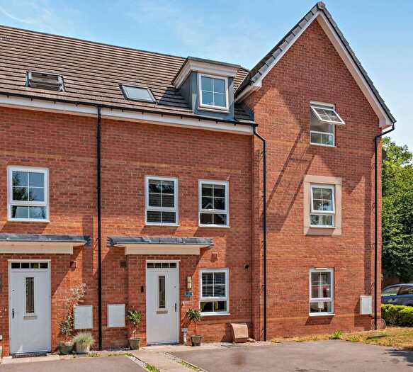 3 Bedroom Town House For Sale In Minett Court, Methley, Leeds, West Yorkshire, LS26